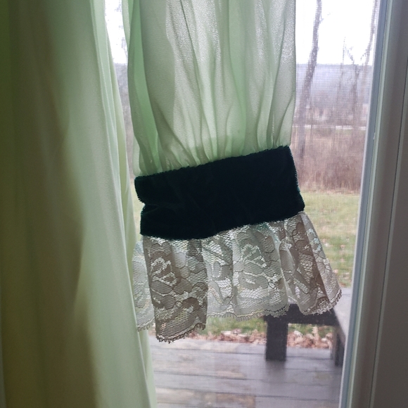 Vintage Victorian Style Mint Green Velvet and Lace Dress - Picture 3 of 10